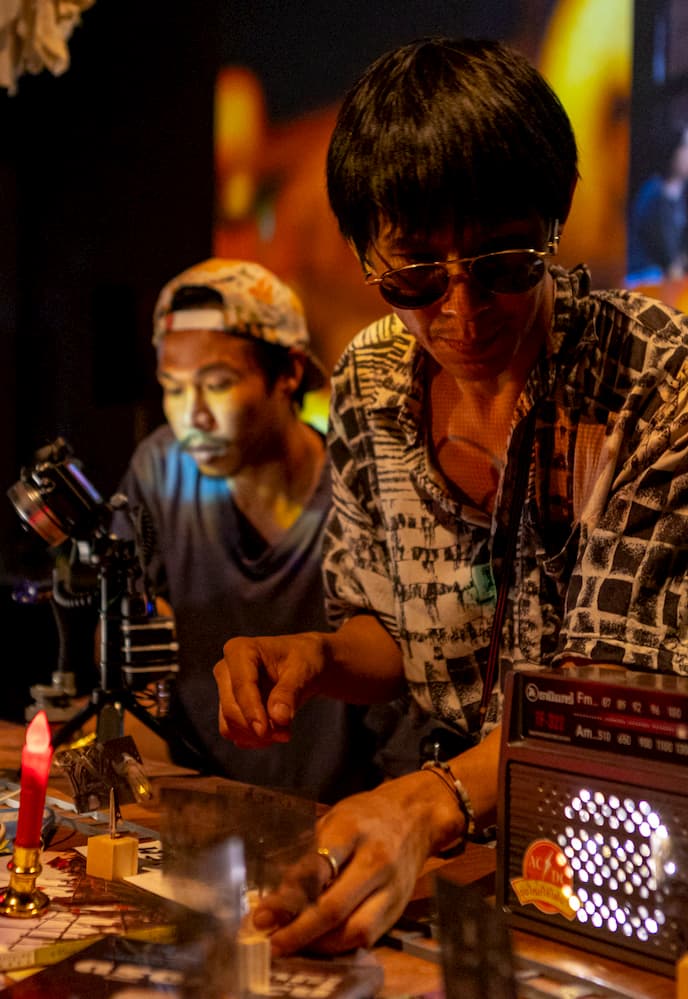 Juggle & Hide